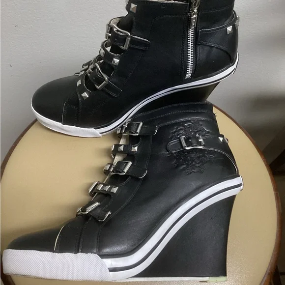 UES Wedge Heel Booties - Picture 2 of 9